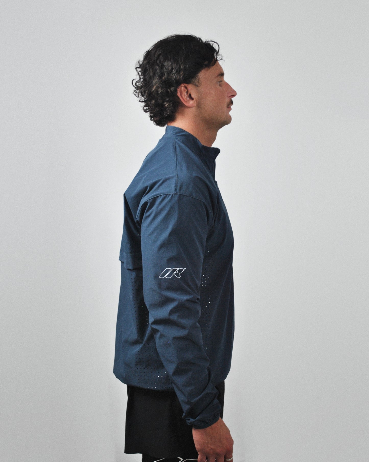 LIGHTWEIGHT QUARTER-ZIP