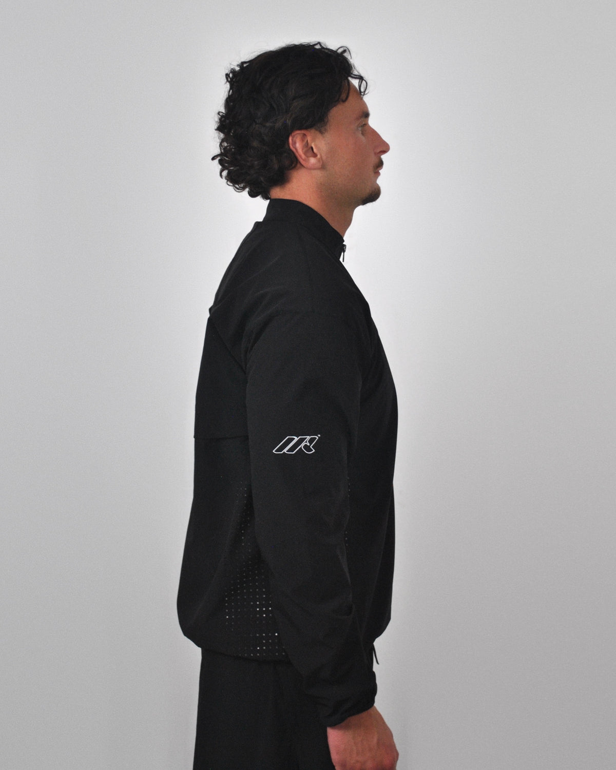 LIGHTWEIGHT QUARTER-ZIP - BLACK