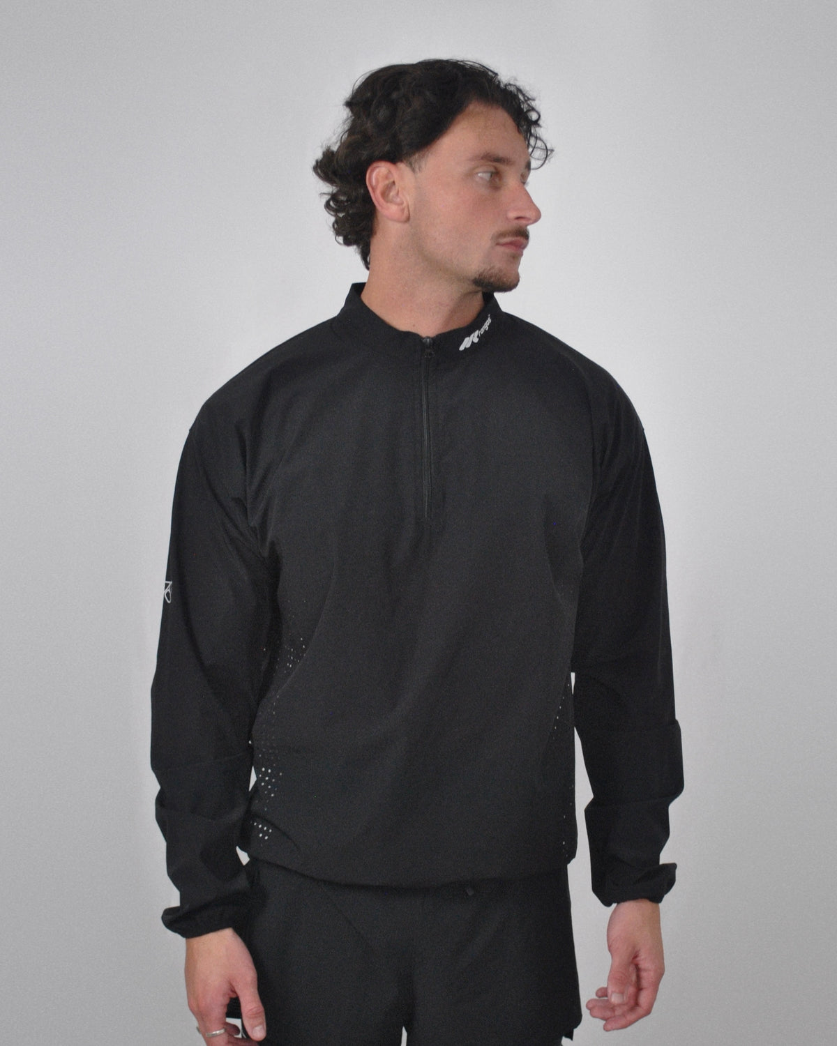 LIGHTWEIGHT QUARTER-ZIP - BLACK