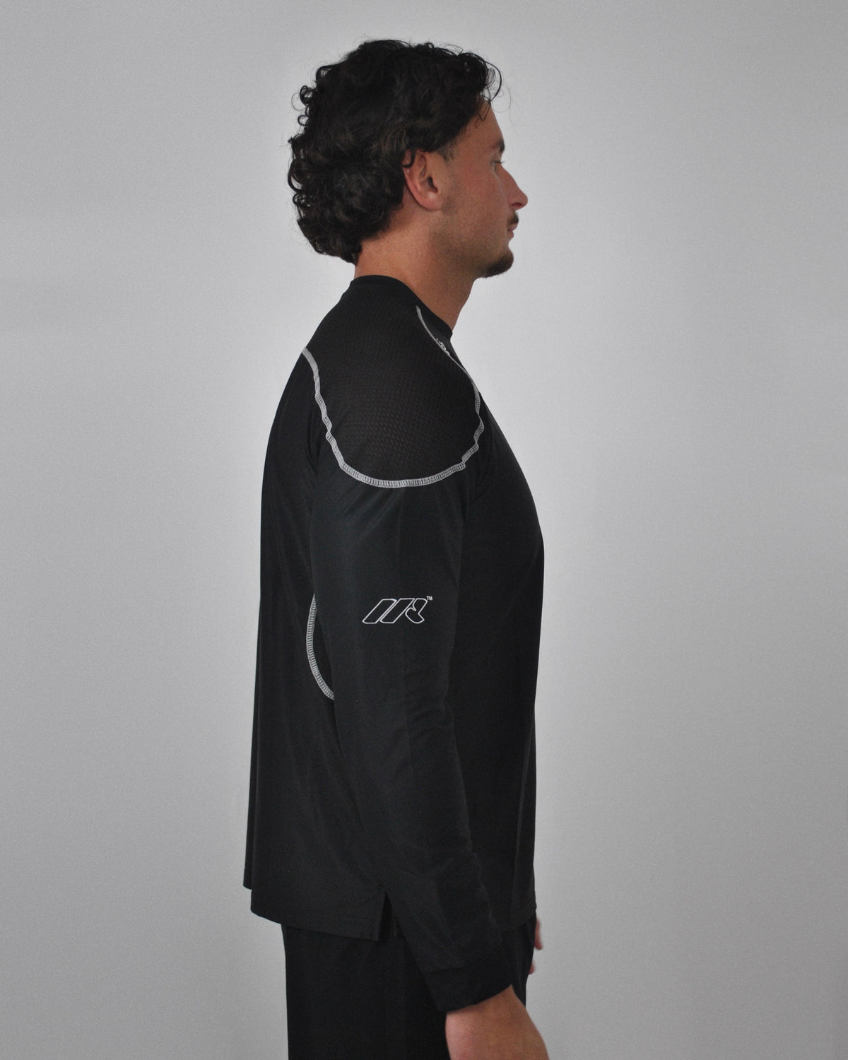 LONG SLEEVE MESH TEE - BLACK